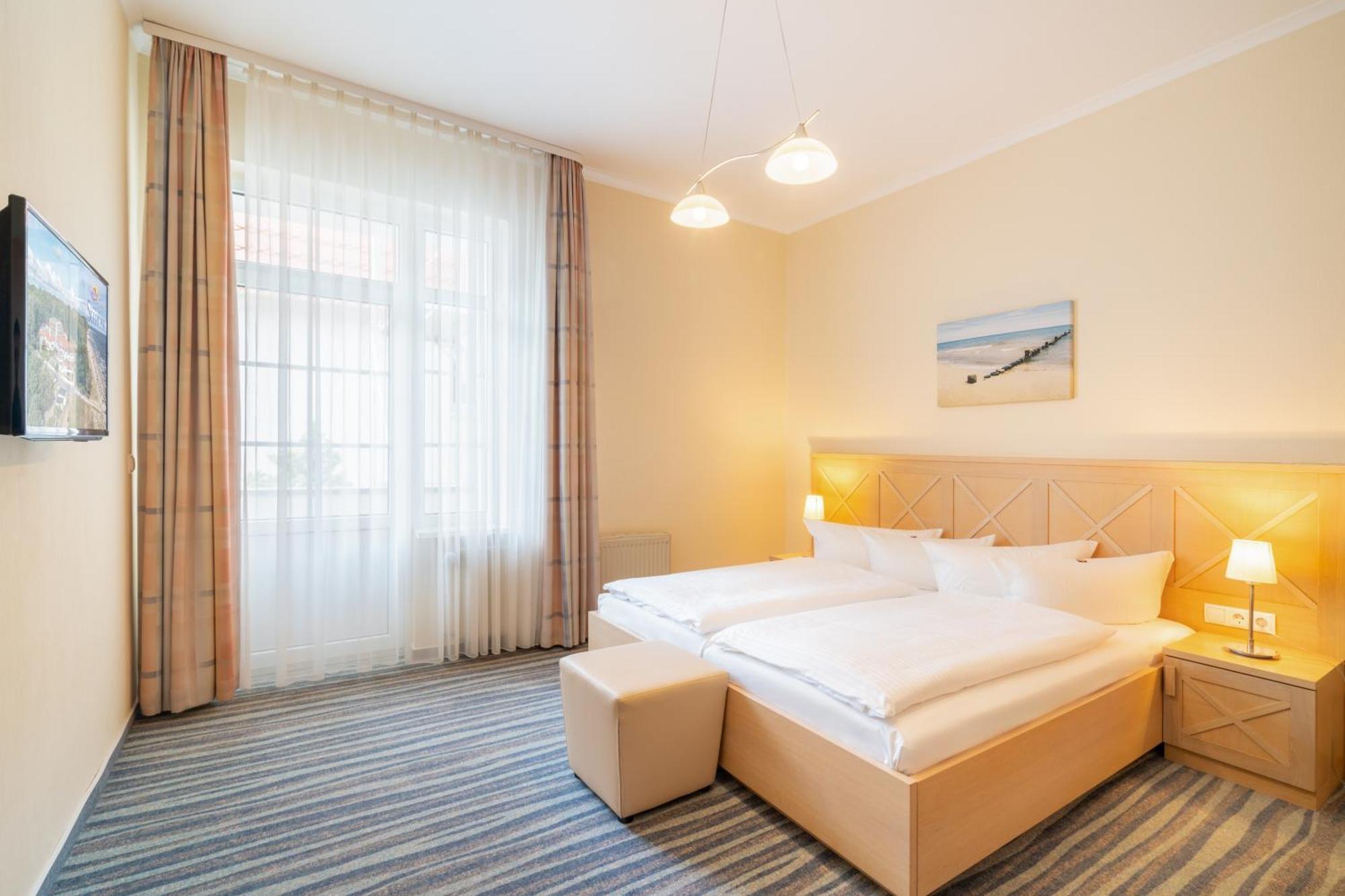 Strandhotel Seerose Кёльпинзе Экстерьер фото