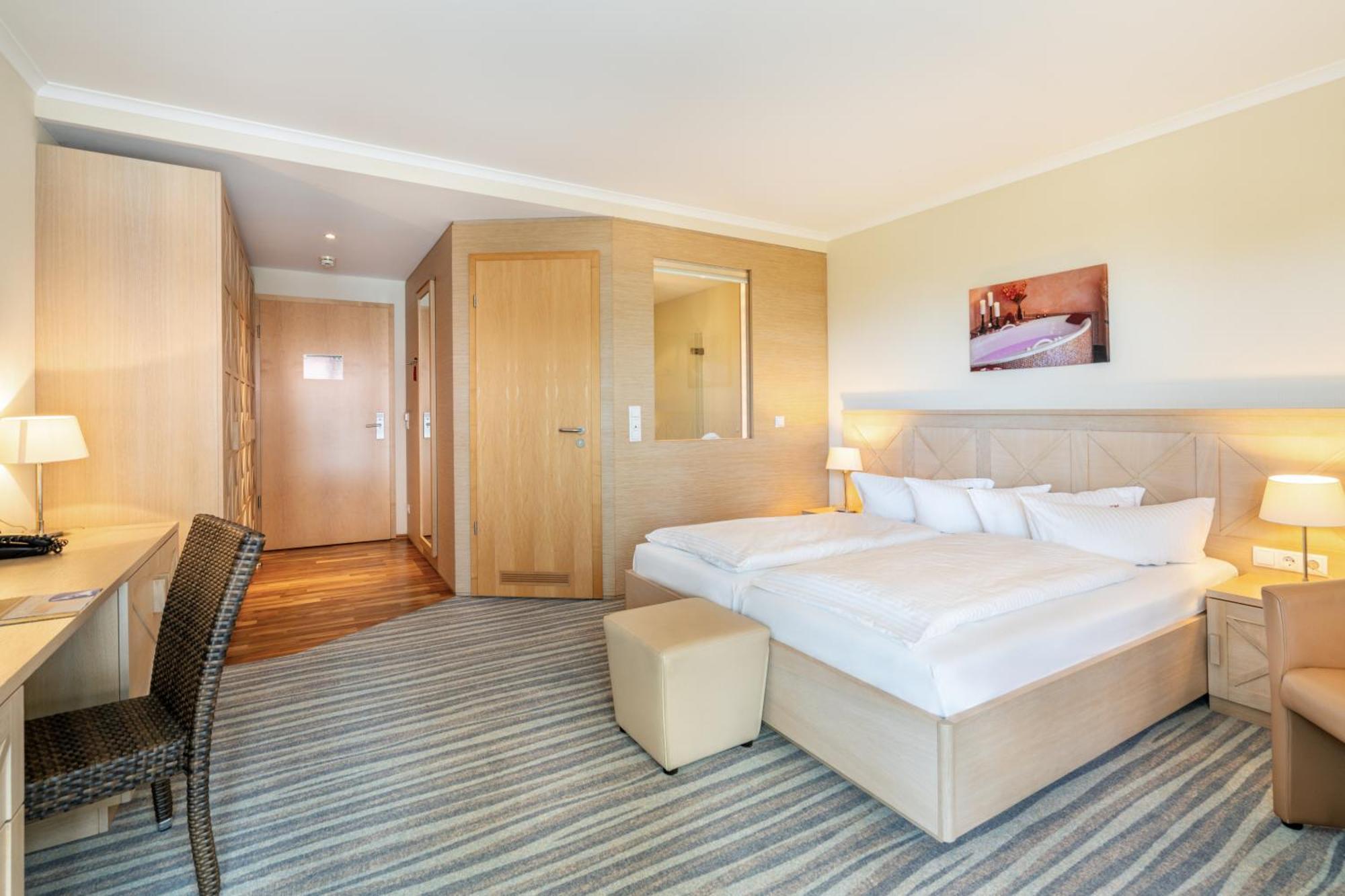 Strandhotel Seerose Кёльпинзе Экстерьер фото