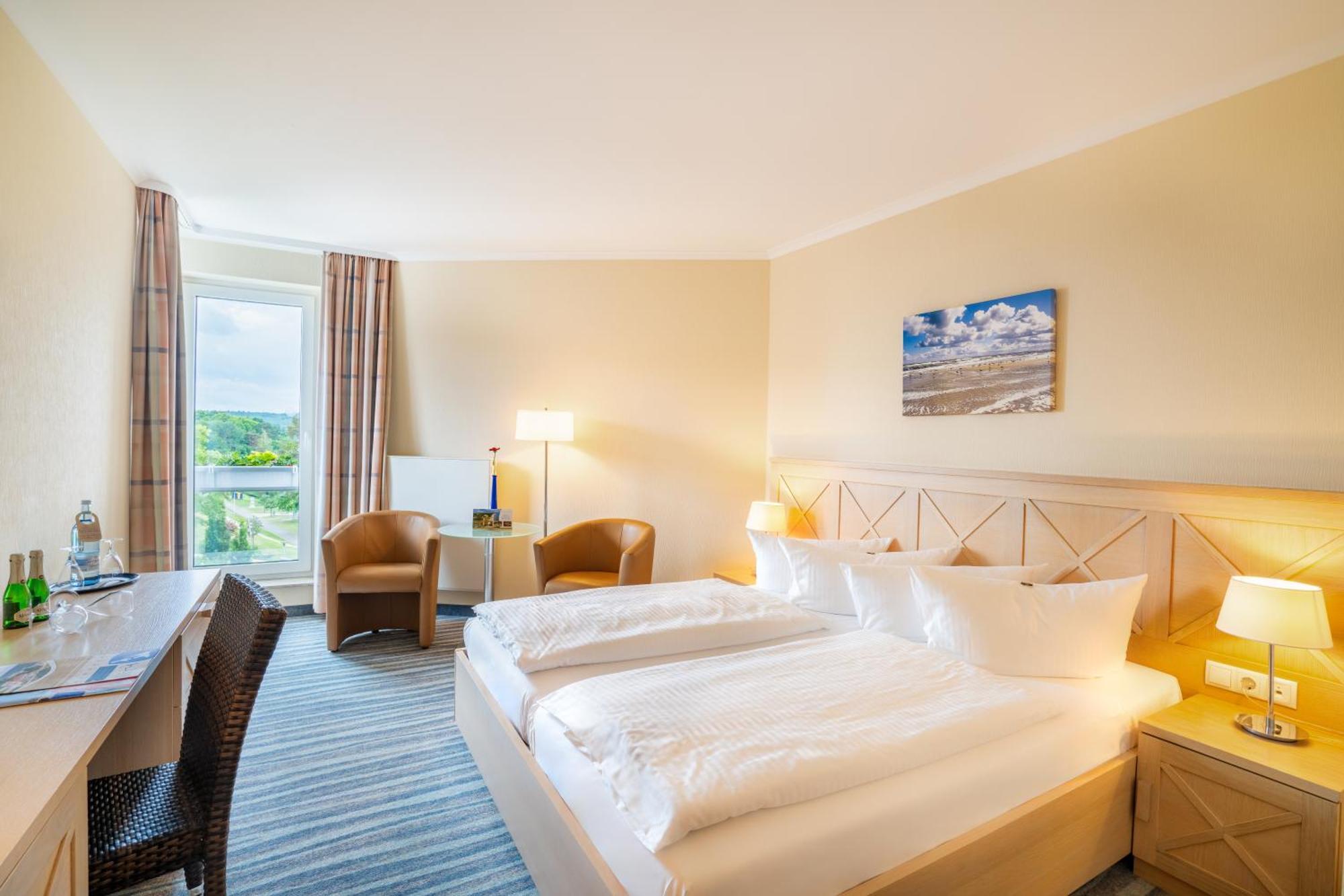 Strandhotel Seerose Кёльпинзе Экстерьер фото