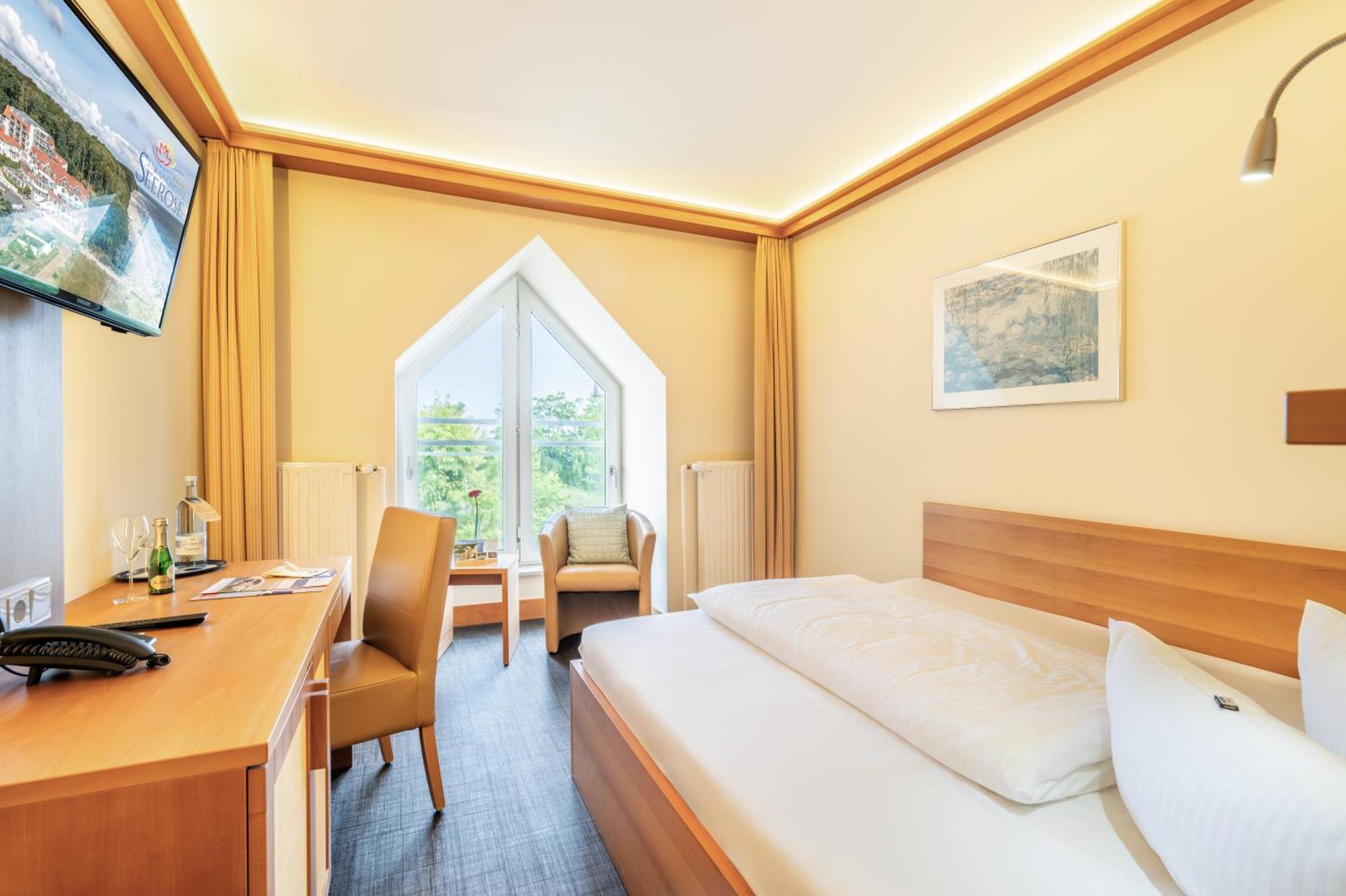 Strandhotel Seerose Кёльпинзе Экстерьер фото