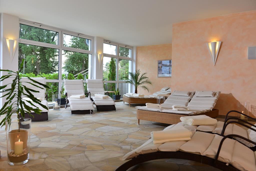 Strandhotel Seerose Кёльпинзе Экстерьер фото