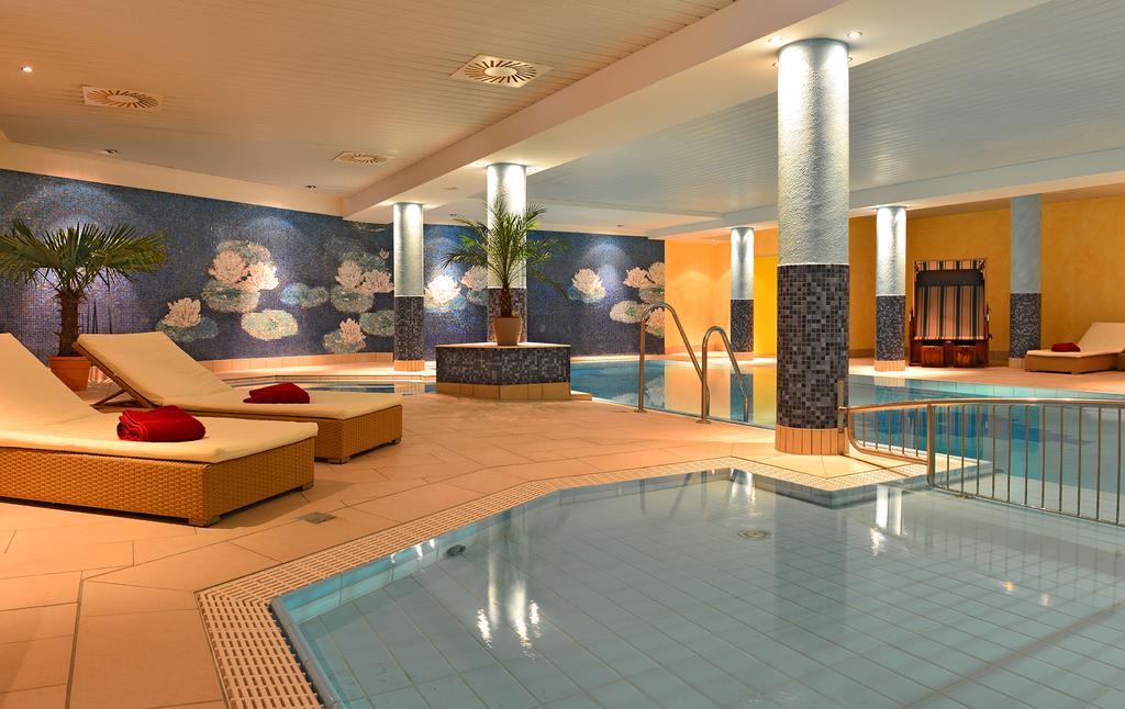 Strandhotel Seerose Кёльпинзе Экстерьер фото